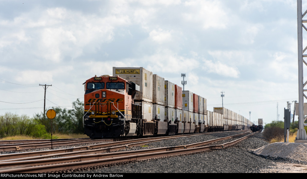 BNSF Stack Train at W. Spear